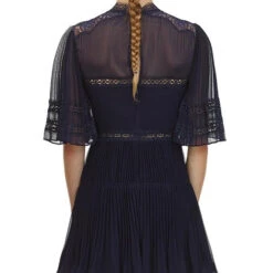 Robe Bleu Marine Dentelle 7 Robe Bleu Marine Dentelle -Universdentelle RobeBleuMarineDentelle 2